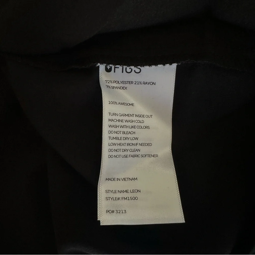 FIGS Leon Men’s Black Scrub Top BNWT - Picture 6 of 7